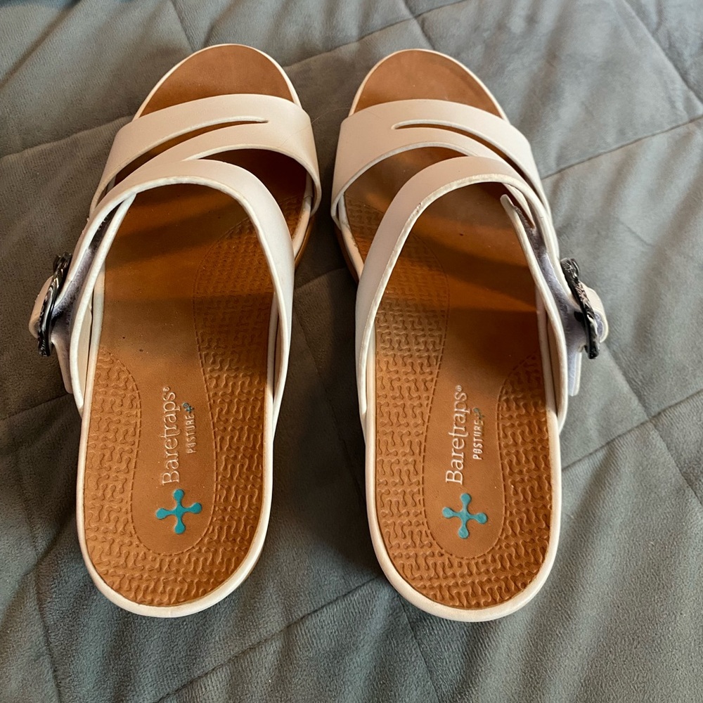 Women’s Baretraps Laralee Wedge Sandals, White, Size 9